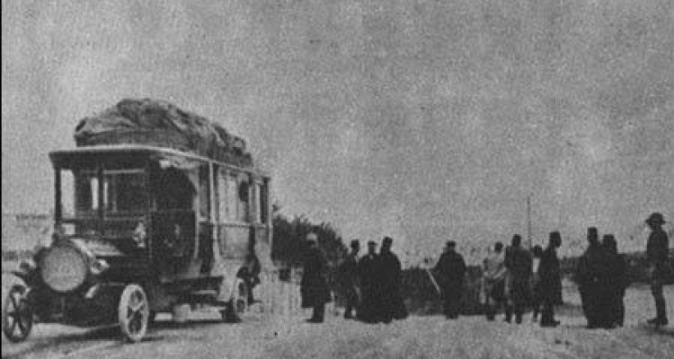 اولین اتوبوسی که وارد ایران شد + عکس 