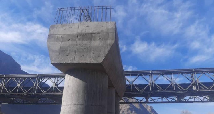 پل علی آباد گروس شهرستان صحنه با پیشرفت ۷۰ درصدی در حال ساخت است