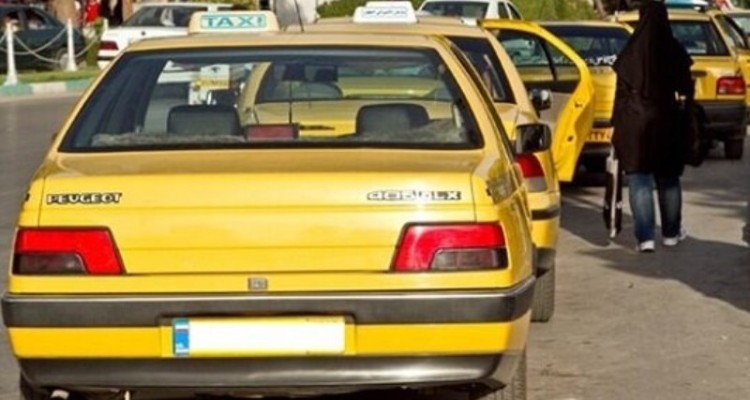 مسدودسازی خیابان اصلی هرسین برای کنترل کرونا است