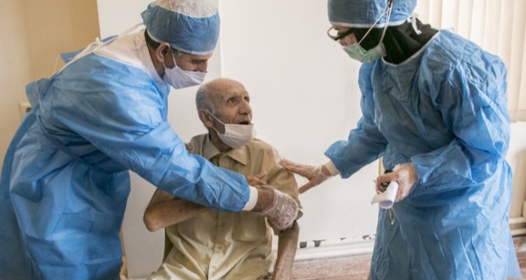 واکسیناسیون کووید _۱۹ افراد بالای ۸۰ سال صحنه در حال اتمام است