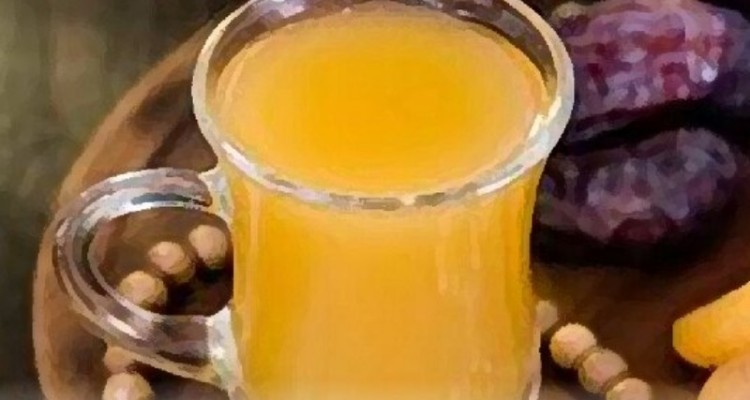 ضرورت نوشیدن حداقل ۸ لیوان مایعات از افطار تا سحر