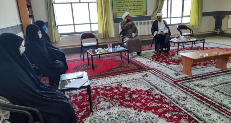 حوزه های علمیه باید بین المللی فکر کنند