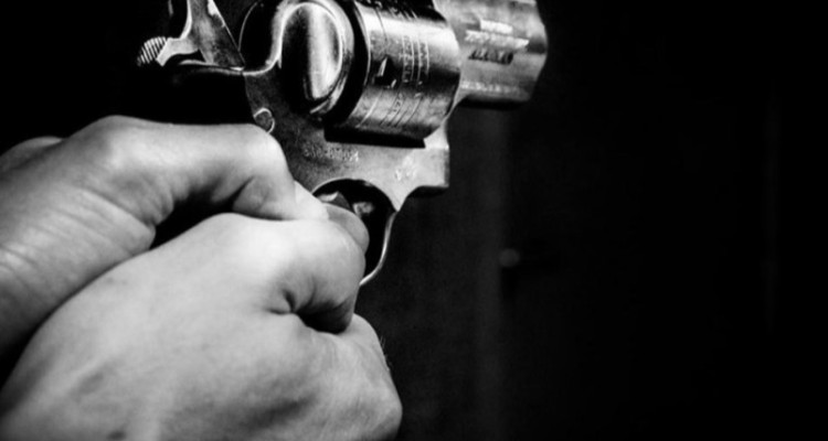 قتل سه نفر از اعضای یک خانواده در صحنه / مخفیگاه قاتل فراری را گزارش دهید