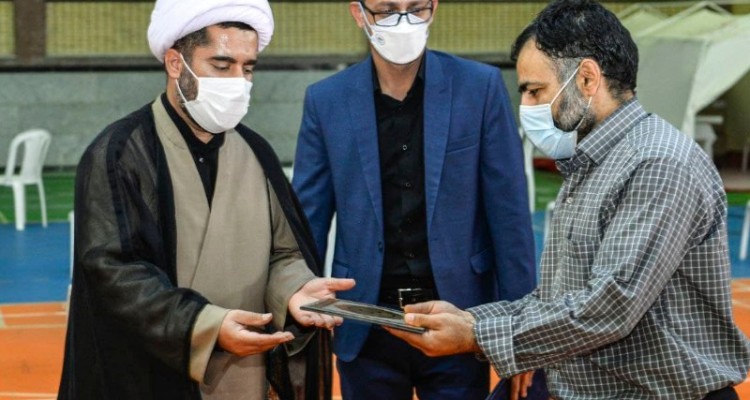 مدافعان سلامت شهرستان صحنه مورد تجلیل قرار گرفتند + عکس