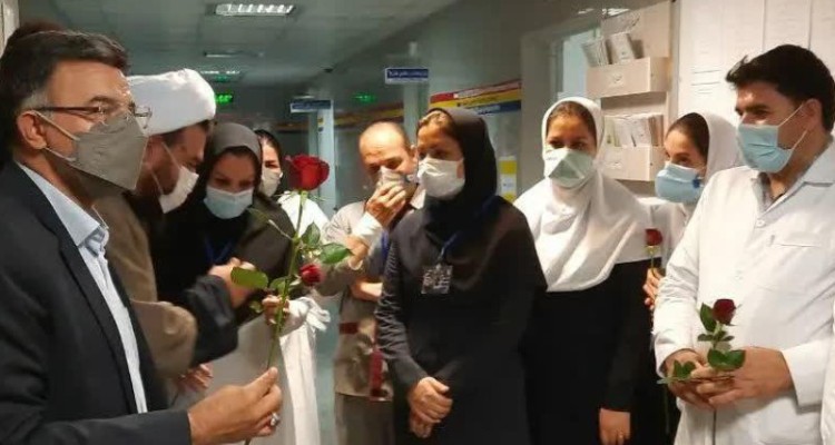 مدافعان سلامت در شهرستان صحنه تجلیل شدند