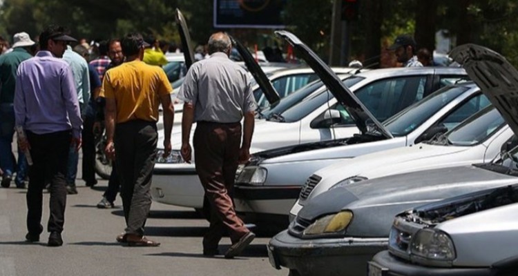 عقب‌نشینی خودروسازان از فروش‌فوق‌العاده بعد از دستور رئیس‌جمهور