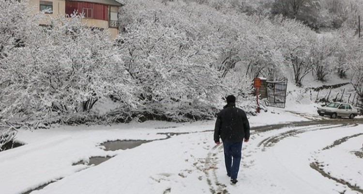هواشناسی ایران ۱۴۰۰/۰۹/۱۷؛ آغاز بارش برف و باران در ۱۱ استان/ هشدار ‌آب‌گرفتگی و کولاک برف