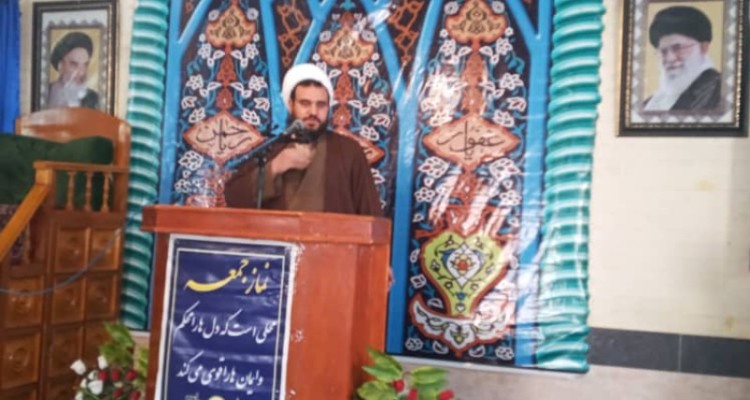 حجت الاسلام والمسلمین محمد رضا خاص امیری در نماز عبادی سیاسی جمعه این هفته میلاد حضرت زینب(س) و روز پرستار را تبریک گفتند