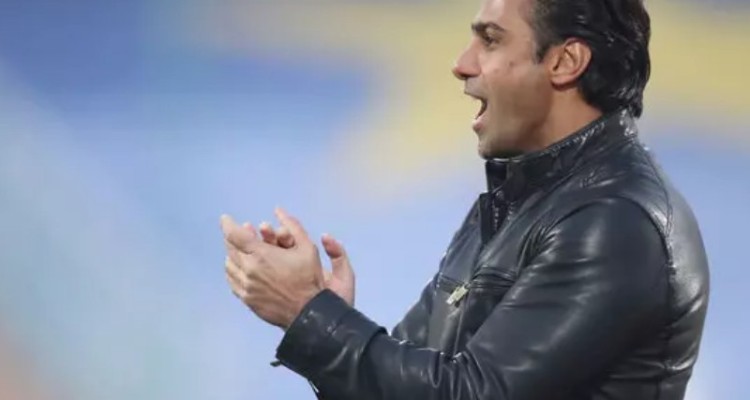 از تیمی قدرتمند ۳ امتیاز گرفتیم/ برای تهاجمی تر شدن زمان می خواهم