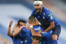 هفته دهم لیگ برتر| استقلال برنده دوئل مدعیان/ صدرجدول آبی شد، سپاهان به رتبه چهارم رسید