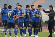 دفاع استقلال ایتالیایی است/ خط حمله مثل تیم کی‌روش شده است!