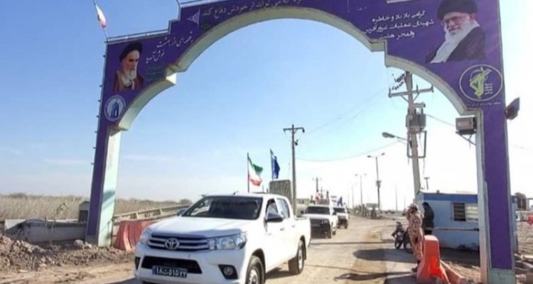 توزیع پنج هزار بسته معیشتی در منطقه اروندکنار توسط نیروی دریایی سپاه