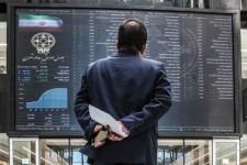 چشمک خودرویی ها به سهامداران