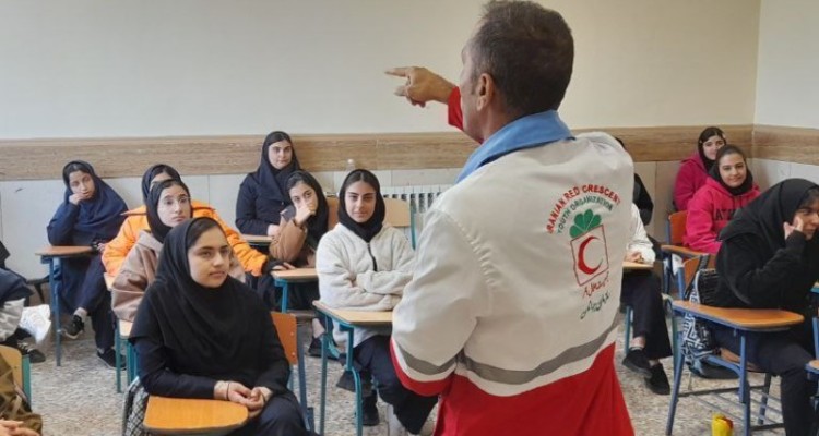 برگزاری مانور فرضی به مناسبت هفته پدافند غیرعامل در مدارس شهرستان صحنه