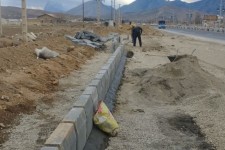 آغاز عملیات اجرایی جدول‌گذاری و ساماندهی ورودی شهر صحنه از سمت کرمانشاه، 