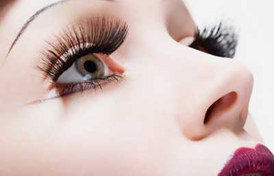  خطرات استفاده از مژه مصنوعی 