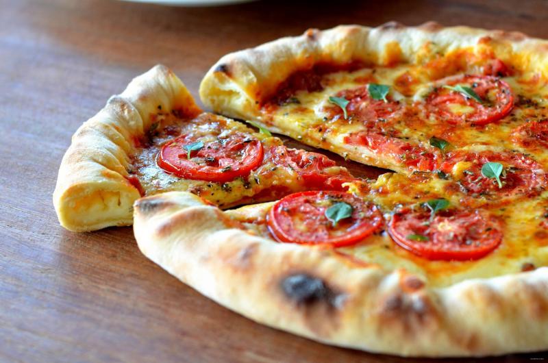 طرز تهیه انواع سس های مخصوص روی پیتزا طرز تهیه انواع سس های مخصوص روی پیتزا