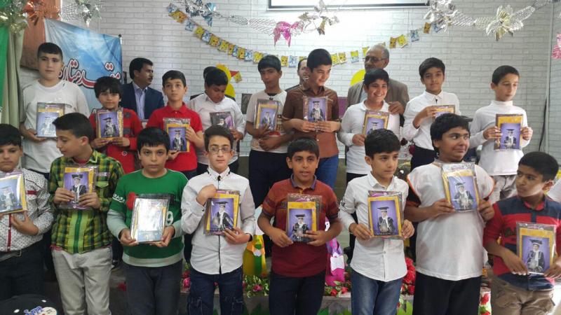 دبستان غیر انتفاعی پسرانه اندیشه صحنه جشن الفبا و پیش دبستانی برگزار کرد