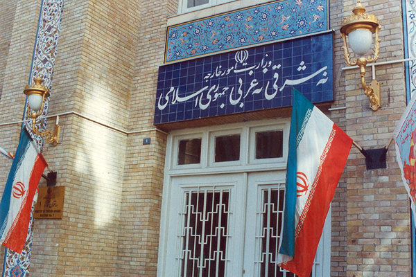 ۴۷ زندانی ایرانی از کویت به تهران منتقل شدند