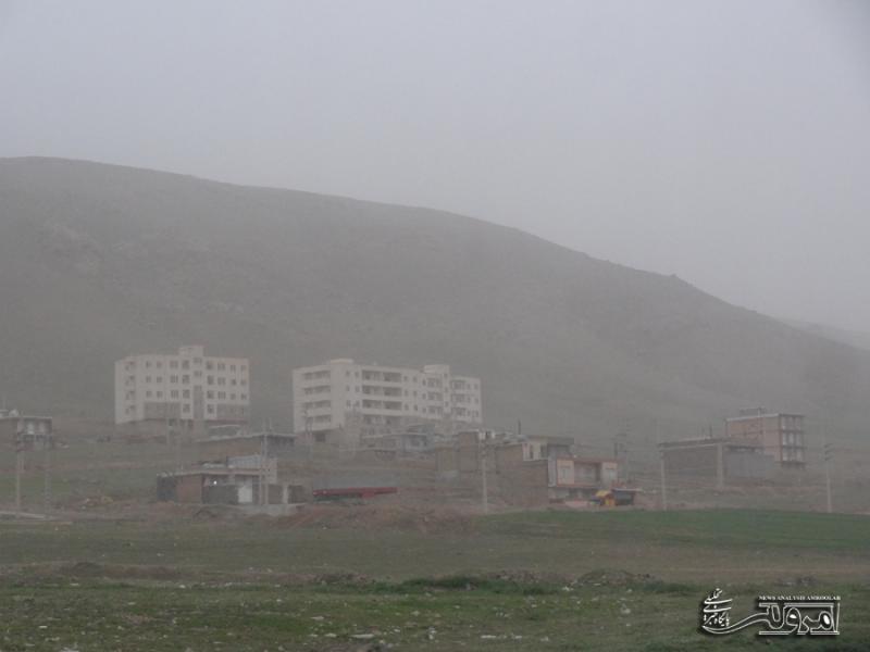 همچنان تا روز جمعه آسمان صحنه غبار آلود است همچنان تا روز جمعه آسمان صحنه غبار آلود است