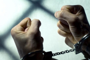 جاعل اسناد دولتی در کرمانشاه دستگير شد جاعل اسناد دولتی در کرمانشاه دستگير شد