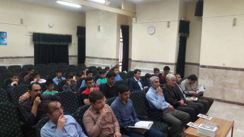 محفل انس با قرآن و ضیافت افطاری در کانون فرهنگی و تربیتی شهید رجایی برگزار شد + تصویر