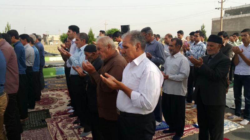  نماز عید سعید فطر در  با حضور روزه داران دینوری اقامه شد 