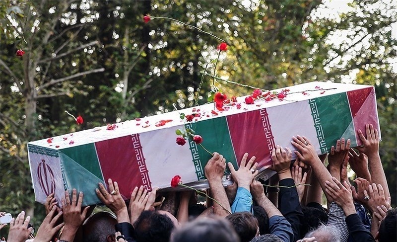 تشییع پیکر جان باخته حادثه تروریستی شهرستان دالاهو در اسلام آباد غرب تشییع پیکر جان باخته حادثه تروریستی شهرستان دالاهو در اسلام آباد غرب