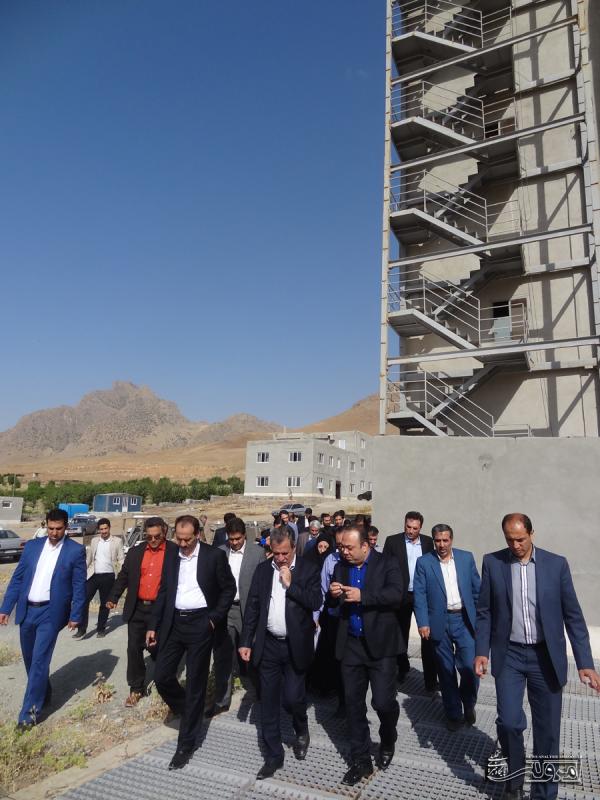 معاون وزیر صنعت از طرح های صنعتی شهرستان صحنه بازدید کرد