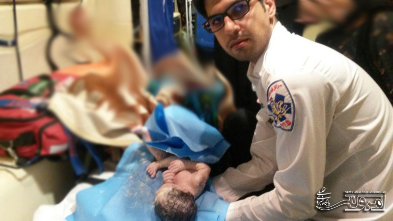 نوزاد عجولی که در داخل آمبولانس میانراهان به دنیا آمد+ عکس نوزاد عجولی که در داخل آمبولانس میانراهان به دنیا آمد+ عکس
