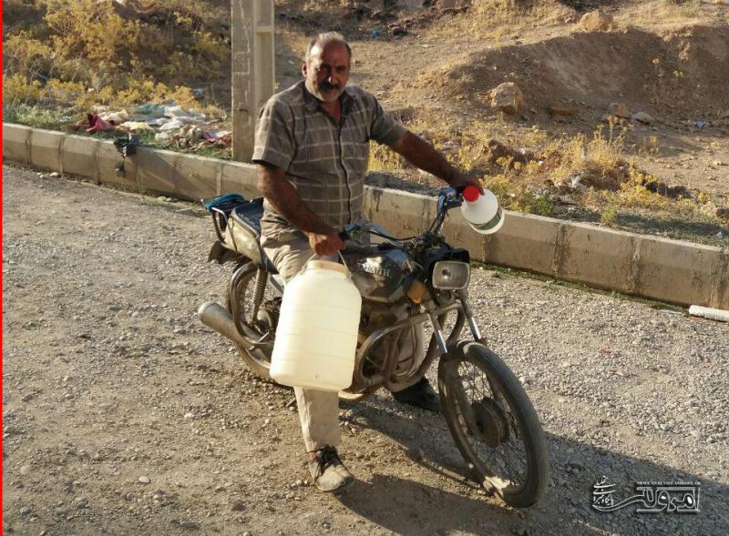 تلاش شهرک نشینان صحنه ای برای مقابله با قطعی آب تلاش شهرک نشینان صحنه ای برای مقابله با قطعی آب