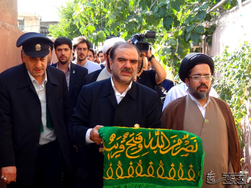 کاروان خادمین امام رضا (ع) با چند تن از خانواده شهدا و ایثارگر شهرستان صحنه دیدار کردند + تصویر