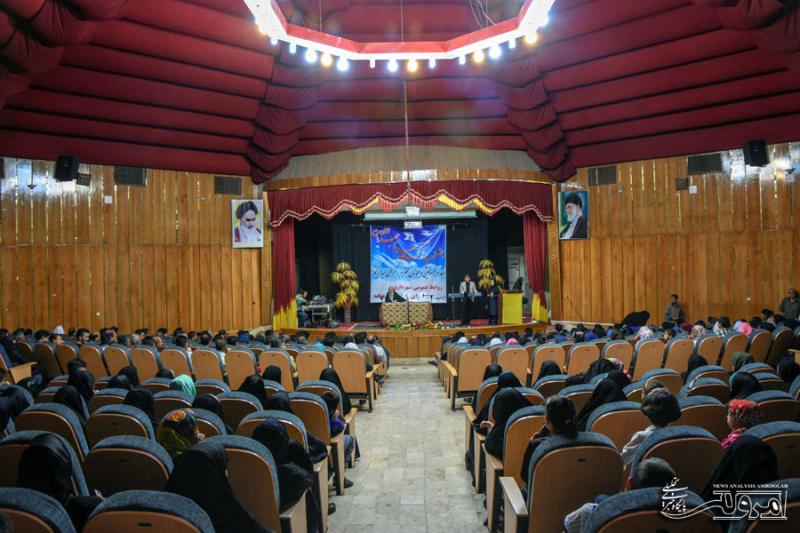 همایش منطقه ای فرهنگ و هنر روستا و عشایر غرب کشور در صحنه برگزار می شود