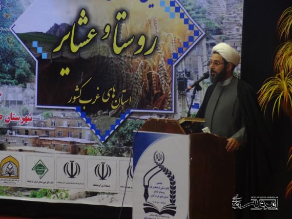 دین فرهنگ ساز است/اگر فعالیتی انجام می شود باید هدف آن تعالی و ترقی  کشور باشد/مردم خواهان تعالی دین و معنویت هستند