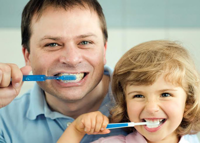  چگونه دندان‌ها را بشوییم؟ 