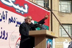 	فکر اینکه مذاکره و لبخند به آمریکا مشکل ما را حل می کند اشتباه است 