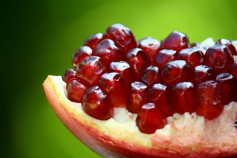 انار از بروز سرطان پیشگیری می کند