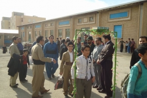 	دومین مرحله کاروان دانش آموزان پسر جوانرودی به مناطق عملیاتی غرب کشور اعزام شدند+تصاویر 