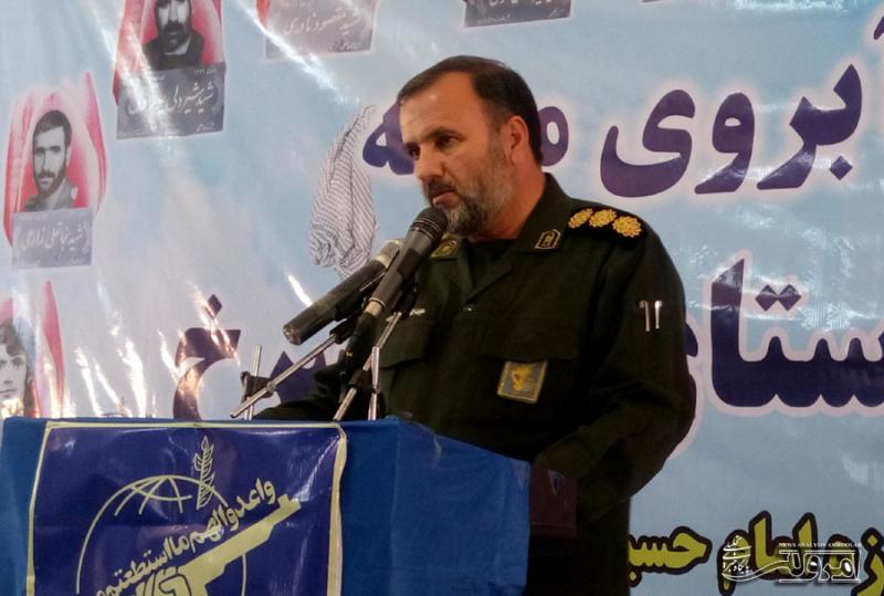 شهدا با اهداء جان خودشان این انقلاب را به ما سپردند