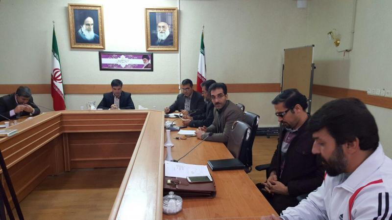  تکدی گری اصلا زیبنده جلوه بصری شهرستان صحنه نیست