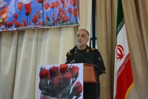 	شهدای تبلیغات در دوران دفاع مقدس به رزمندگان روحیه می دادند 