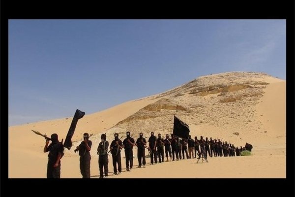 حمله به مرکز ایست بازرسی ارتش مصر/ ۱۳ نفر کشته شدند