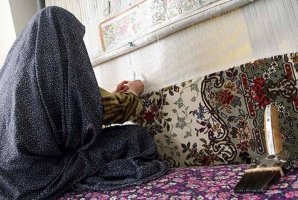 	احیای فرش بافی در سنقروکلیایی فرصتی مناسب برای ایجاد اشتغال پایدار است 