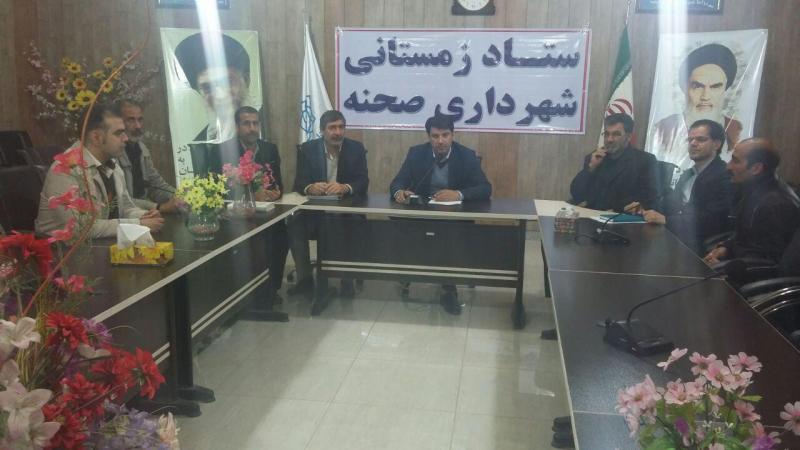 مخلوط شن و نمک در واحد موتوری شهرداری صحنه دپو شده است