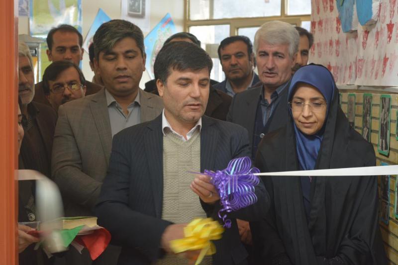 نمایشگاه صنایع دستی بانوان شهرستان صحنه افتتاح شد 
