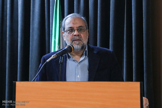 ذوالقدر: راه غلبه بر راهبرد دشمن تجمیع همه ظرفیت های انقلاب است
