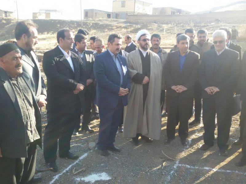  مراسم کلنگ زنی درمانگاه جدید روستای کندوله بخش دینور انجام شد