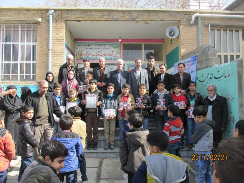 دانش آموزان قهرمان بدمینتون شهرستان صحنه تجلیل شدند
