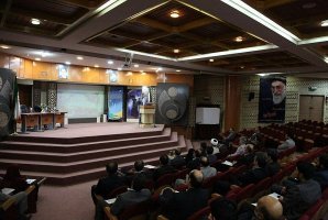 جمله«ما می توانیم» بزرگترین سیلی امام خمینی (ره) به استکبار بود جمله«ما می توانیم» بزرگترین سیلی امام خمینی (ره) به استکبار بود