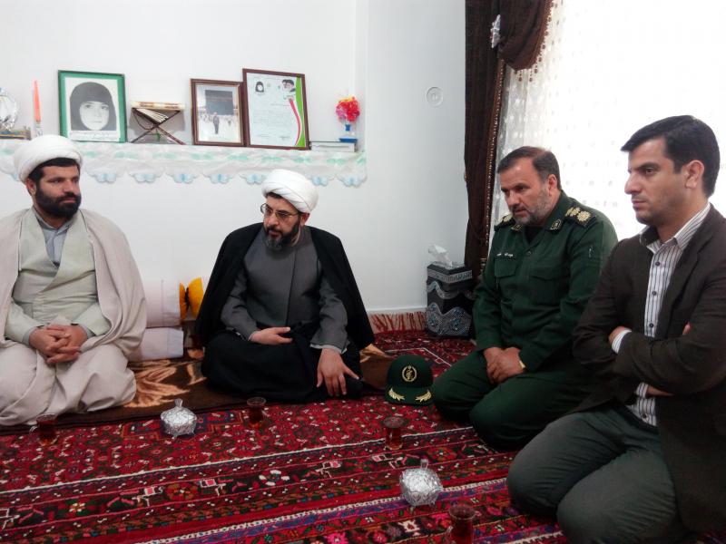 امام جمعه صحنه : شهدا مایه افتخار ملت ایران هستند/ سرهنگ عظیمی :شهیدان ، طلایه داران عرصه مقاومت و ایثار هستند